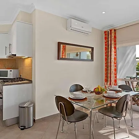 Apartamento Sleeps 4 With Pool And Air Con Vilamoura