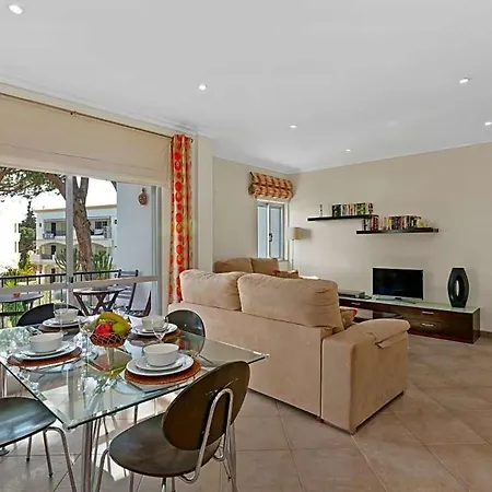 Apartamento Sleeps 4 With Pool And Air Con